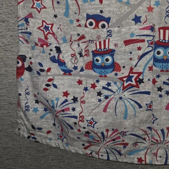 UA Scrubs Patriotic Scrub Top Women's Size Large Silver Shirt 4th Of July Owls - Picture 7 of 10